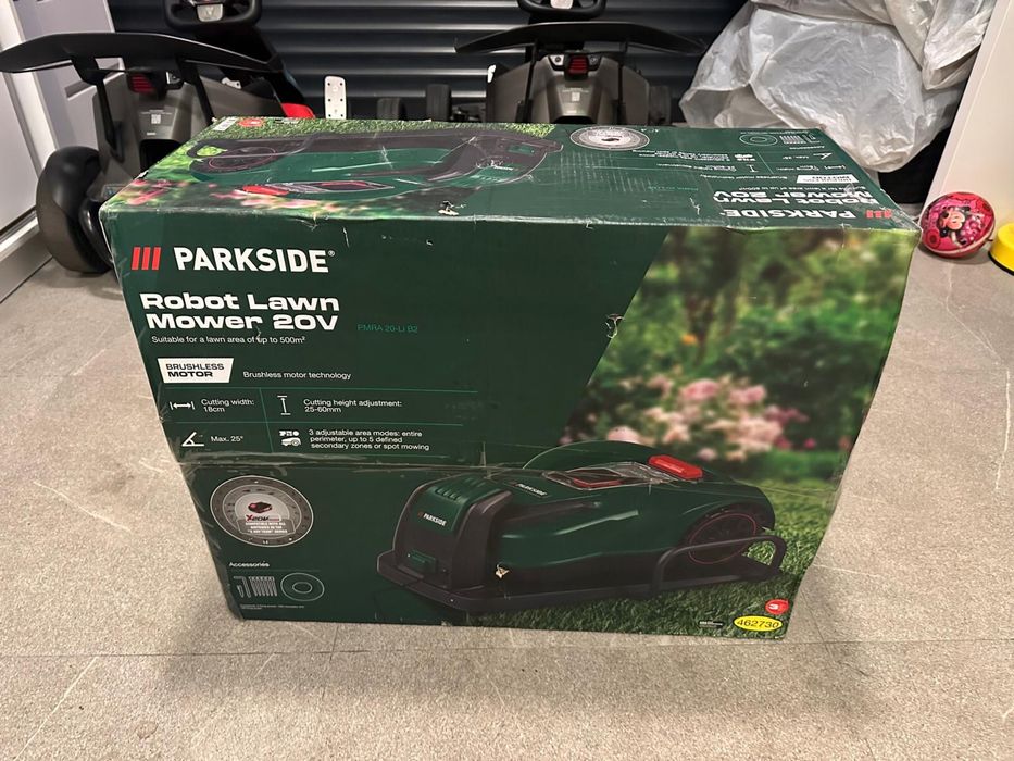 Robot tuns iarba parkside nou