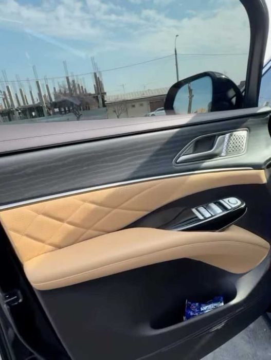 Denza D9 2025г Hybrid! Черный! 5 тыс км пробега! Чистая!