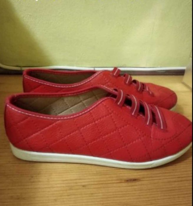 Кецове, обувки различни модели