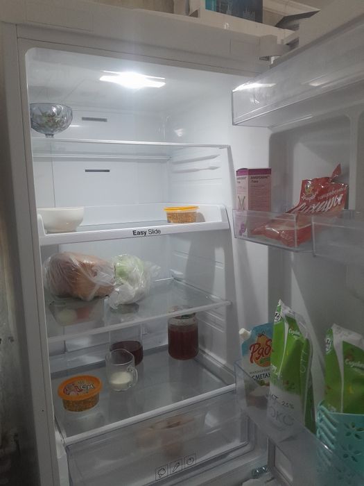 Холодильник Samsung