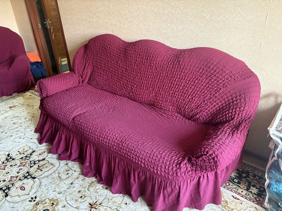 Продам диван с двумя кресломи