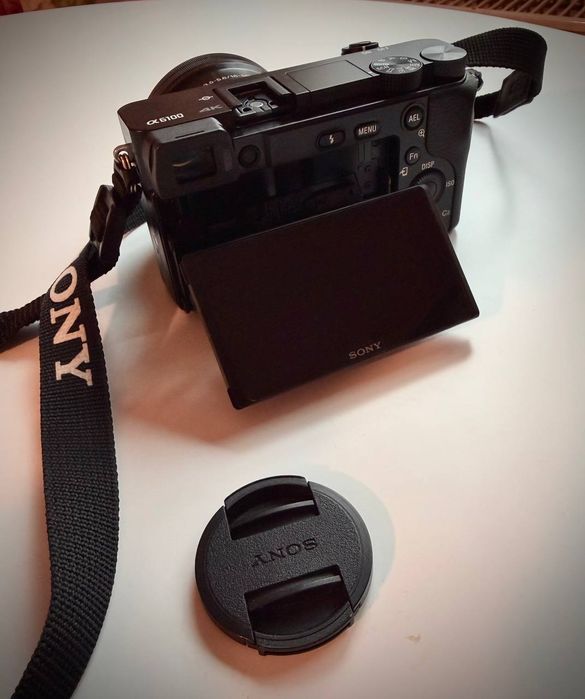 Sony A6100 – Ca nouă, foarte puțin utilizată – Garanție!