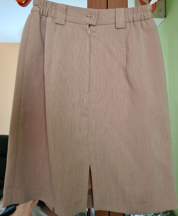 Дамски костюми размер 42