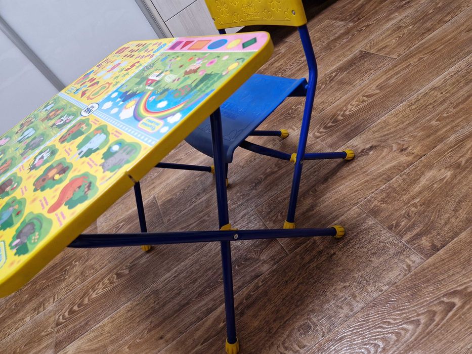Столик со стульчиком