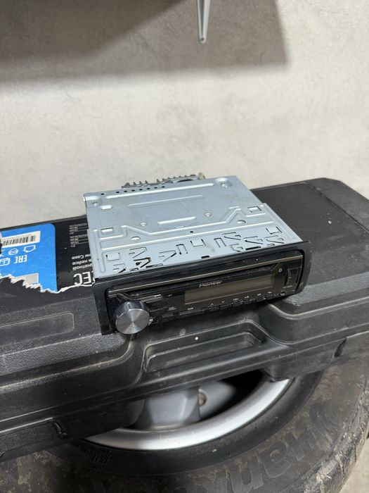 Магнитофон Pioneer DEH-3900BT