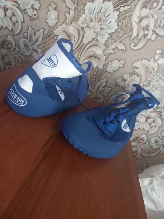 Продам Борцовки 44 размер