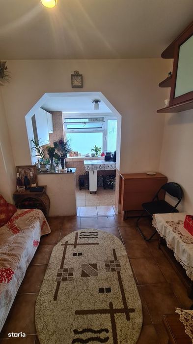 Apartament cu 2 camere de vânzare în Curtea de Argeș.