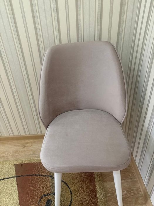 Продам стол со стульями