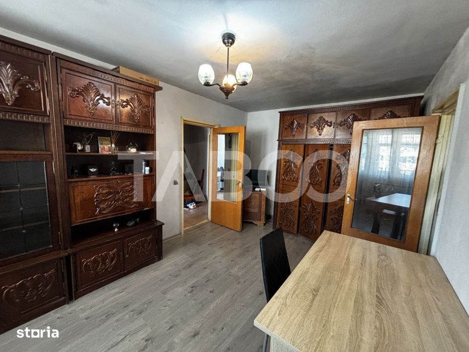 Apartament de vanzare  2 camere 47mp+7mp balcon zona Mihai Viteazul