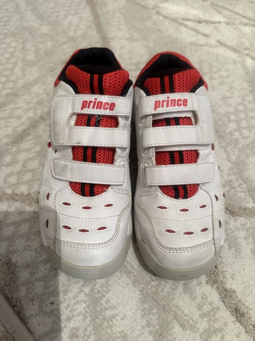 Продам обувь кроссовки