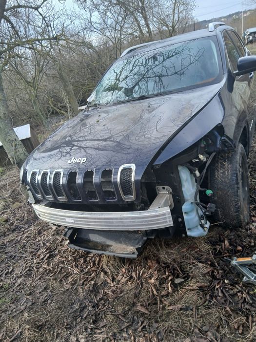 Джип Cherokee 2016 година на части