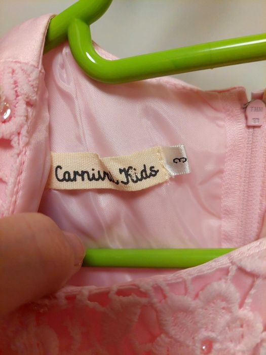 Рокля Красавицата и звяра и розова рокля