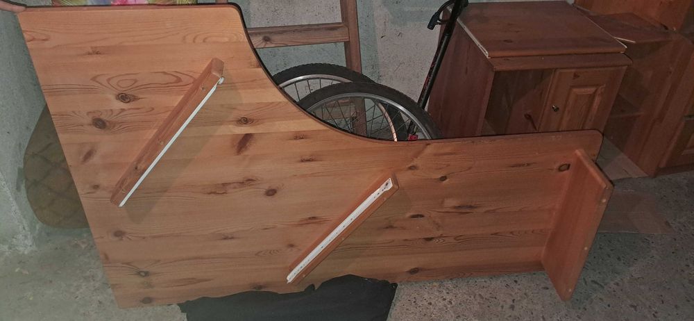 Секция и бюро от дърво