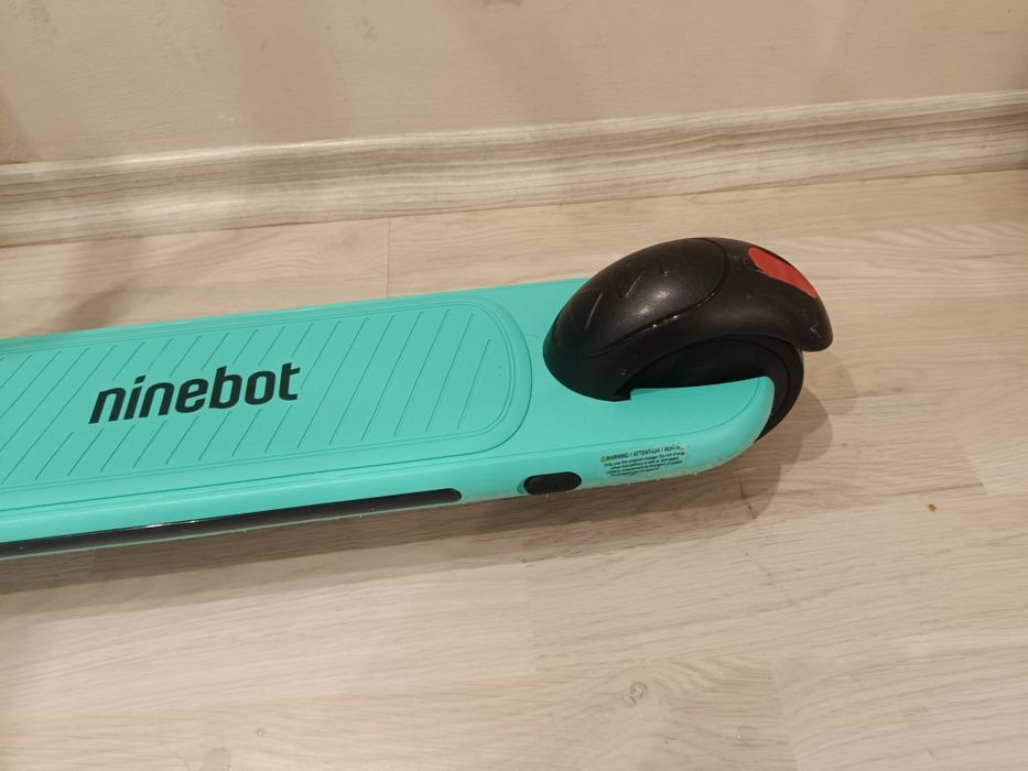 Детска електрическа тротинетка Ninebot Kick Scooter A 6 + Зарядно