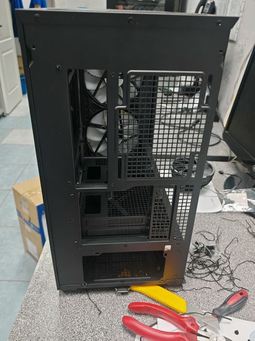 Продам корпус Cougar mx600 mini