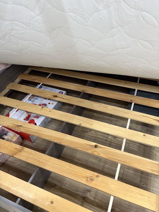 Продам спальный гарнитур