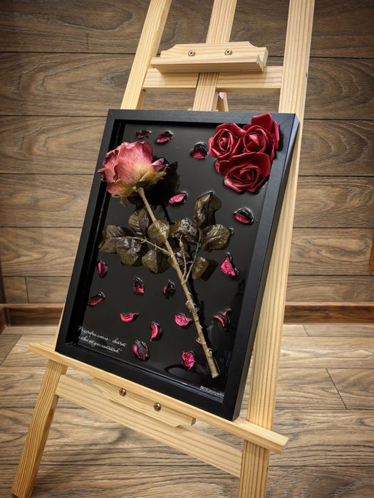 Картини от рози, заляти с епоксидна смола