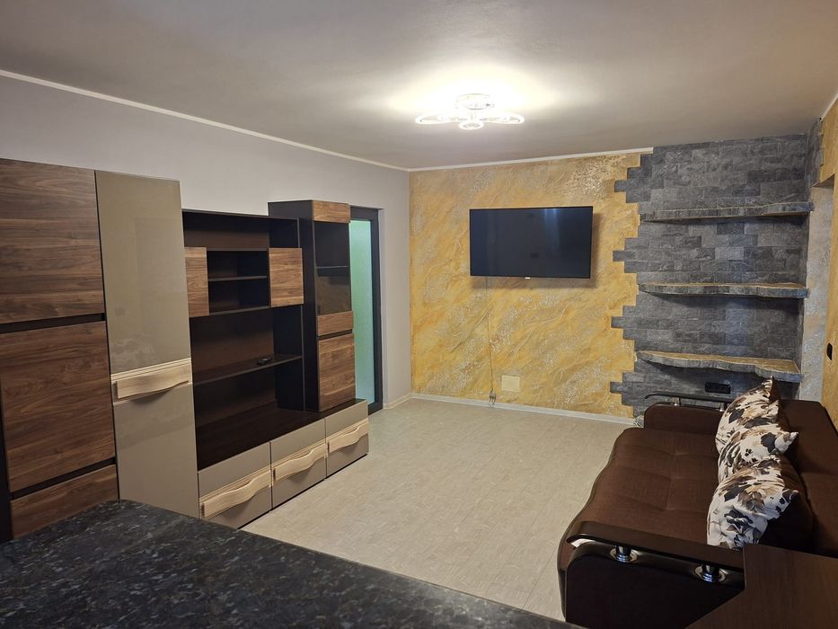 Închiriez apartament 2 camere Micro 19