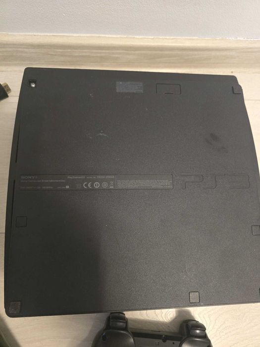 Playstation 3 Slim (PS3), 320GB. 2 Controllere, Modat HEN