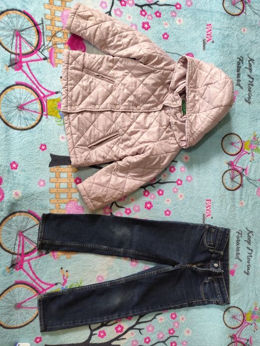 Продам пакет вещей на девочку в хорошем состоянии на 4-5 лет, карусель