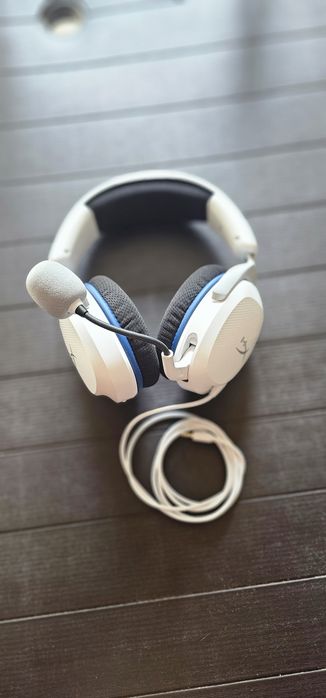 Vând casti Hyper x