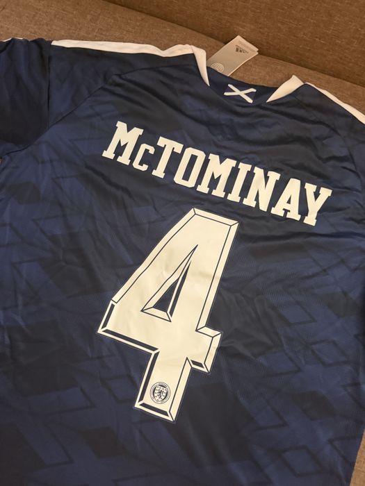 Tricou McTominay