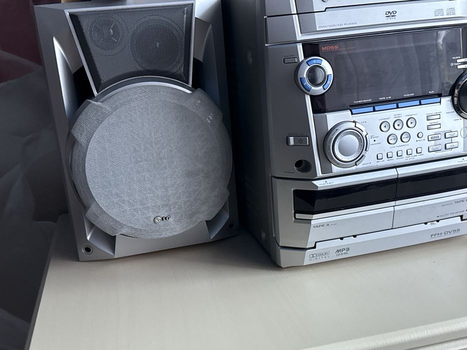 Музыкальный центр LG