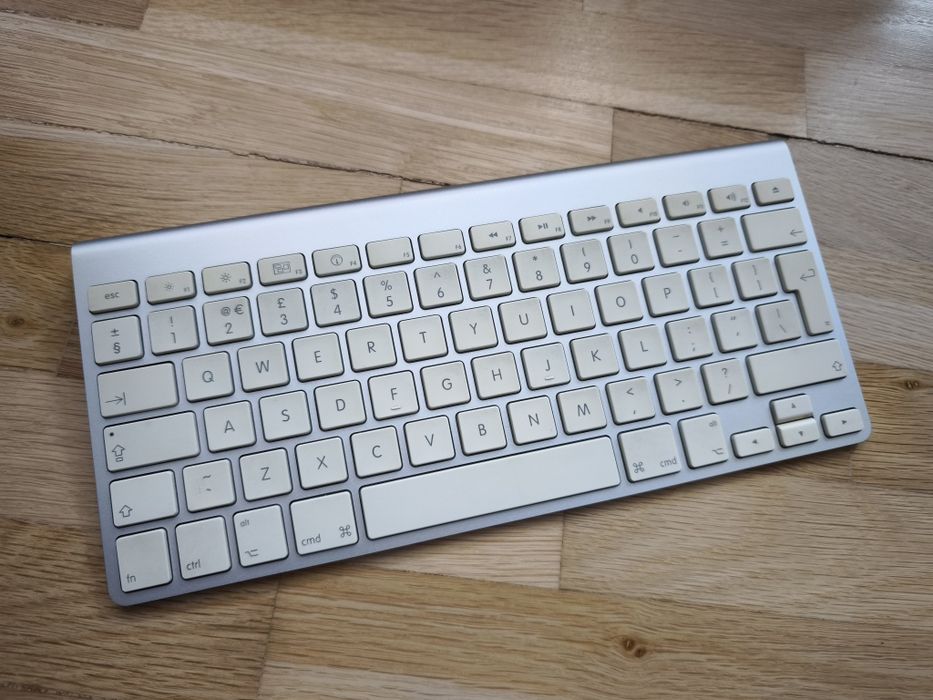 Apple Wireless Keyboard Model A1255 безжична клавиатура Bluetooth Mac Windows
