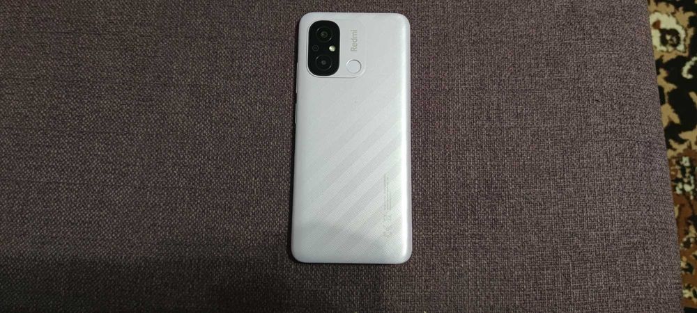 Продам телефон Redmi 12C  4\128