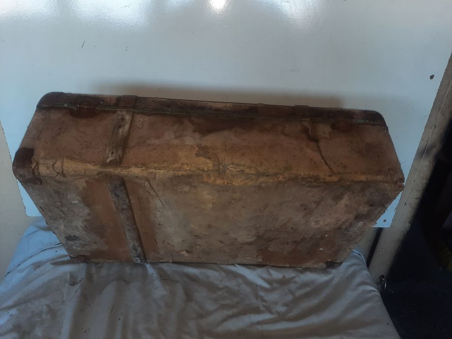 Ретро картонен куфар за декорация и реставрация