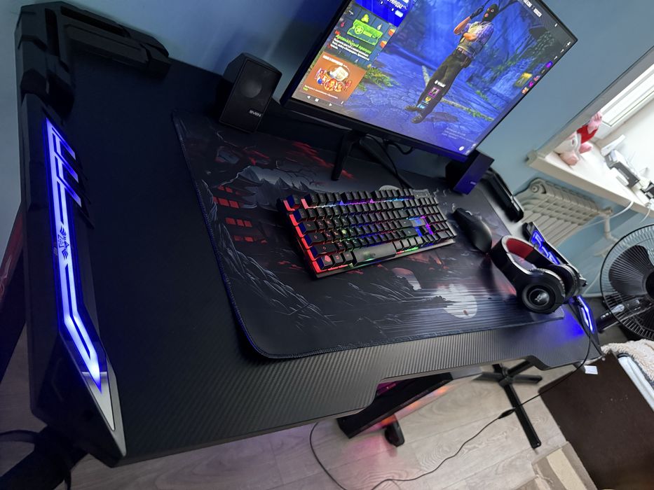 Продам стол компьютерный