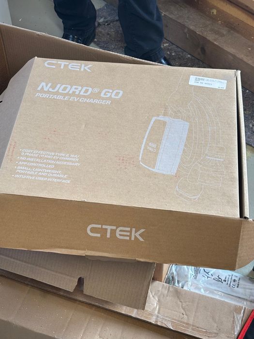 Vand icarcator ctek pentru masina electrica