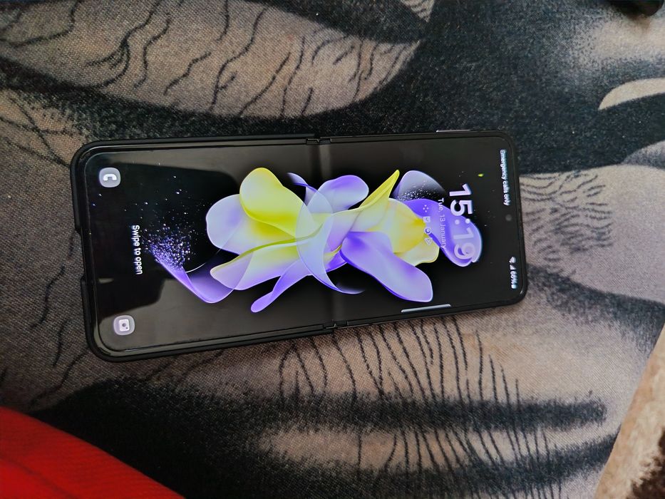 Galaxy Z flip 3 cu 256 de gb