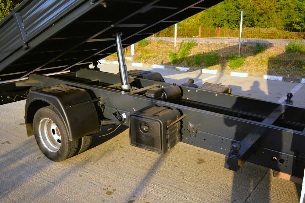 Iveco Daily din 2015 basculabil pe 3 parti