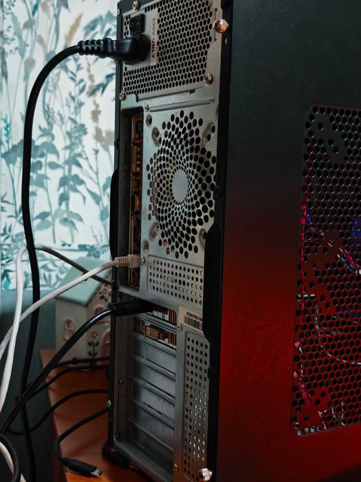 Бърз Компютър ASUS | i5-4440 | GTX 750 | 250GB SSD + 1TB HDD | 8GB RAM
