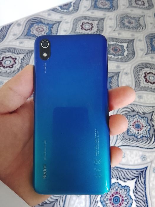 Redmi sotiladi yaxshi xolatda