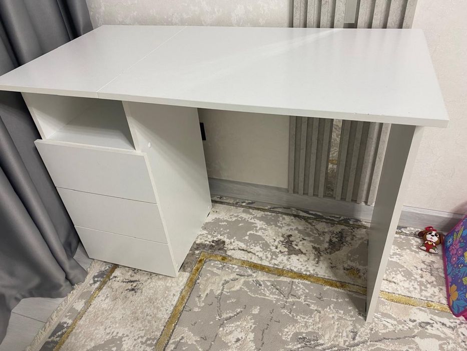 Стол для школьников(письменный стол)