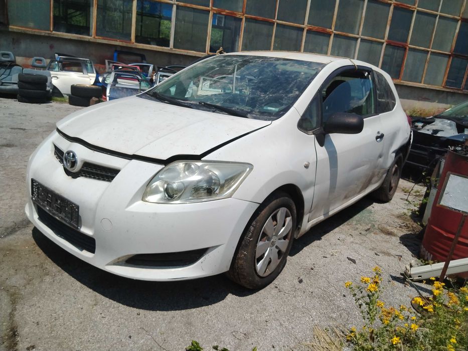 Toyota Auris 1.4D4D 90 к.с. 2010г. на части