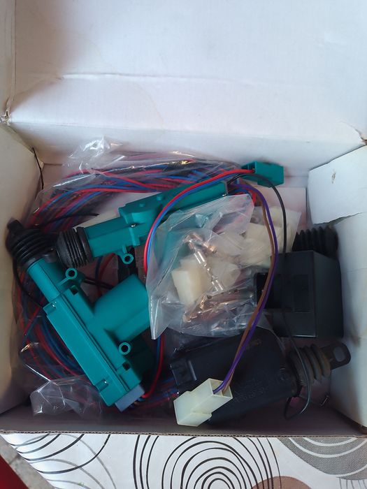 Închidere centralizată Piranyacar pt 2 uși