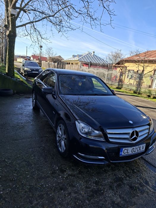 Vând mercedes C 2011 Facelift