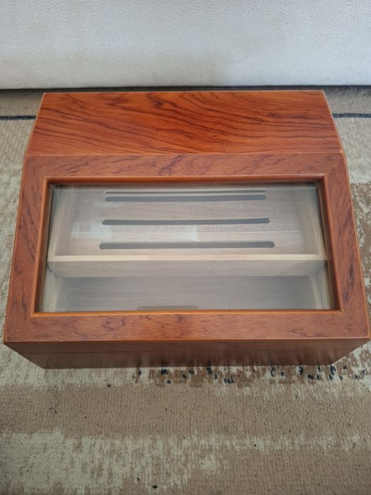 Хумидор за  Пури