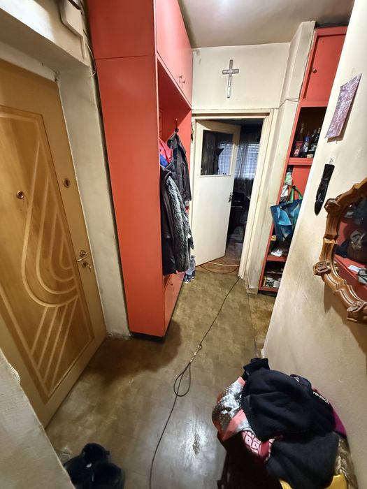 Vand Apartament / Nefinisat 4 camere + living Str Careiului Etaj 3