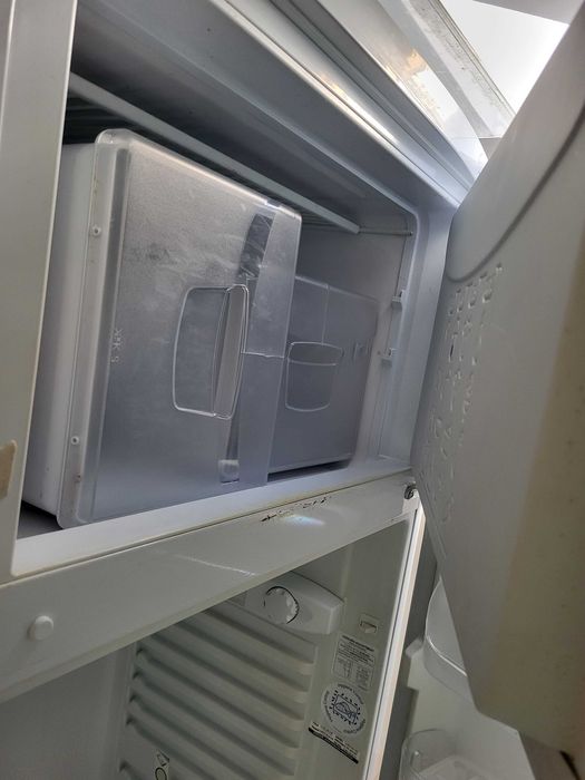 Голям хладилник Indesit