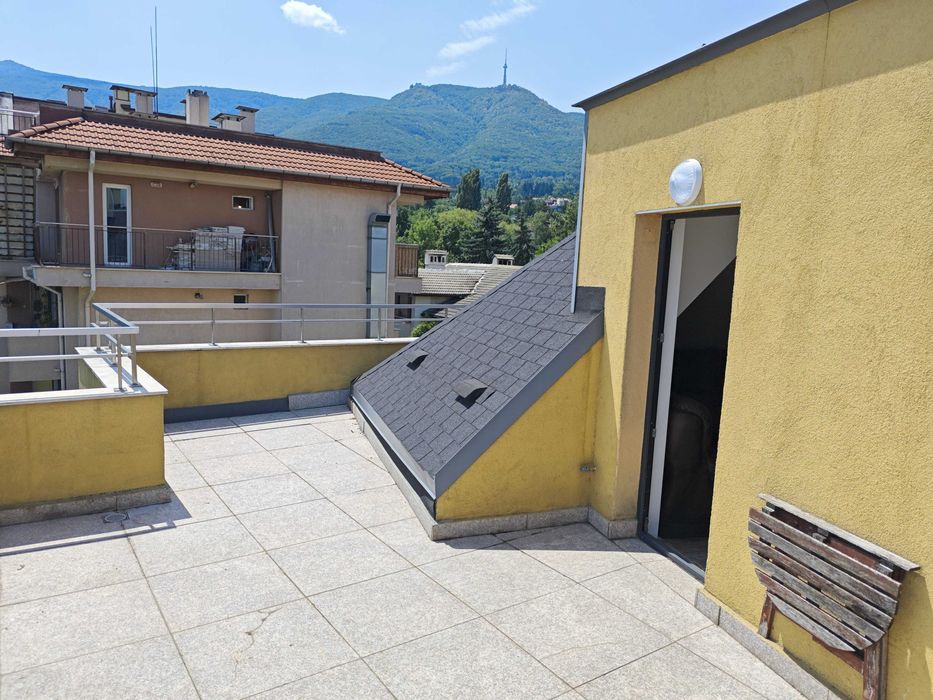 Луксозен тристаен апартамент с 2 гаража и паркомясто в кв. Бояна