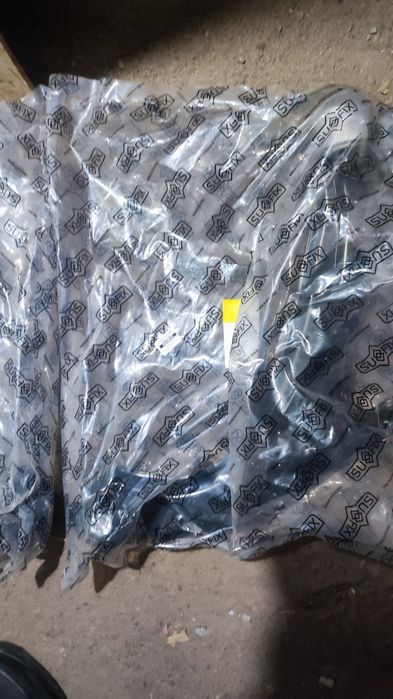 Продам рычаги Ниссан Альмера Тино