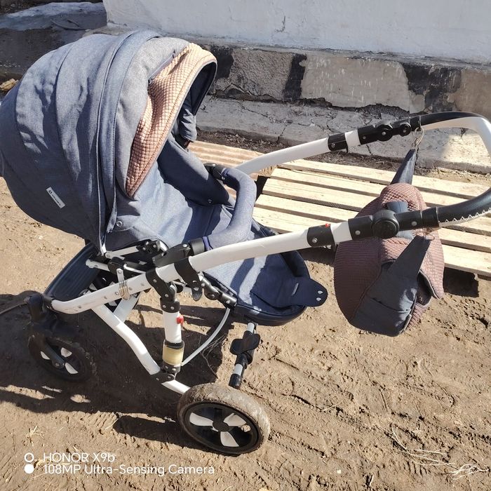 Продаётся детская коляска 3 в 1