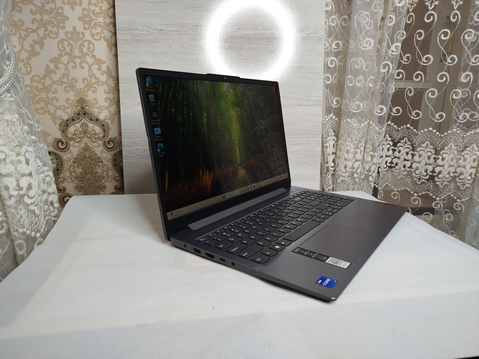 Мощный ноутбук Lenovo Slim 3 15IRH8 Intel Core i7 13620H DDR5 16Gb SSD