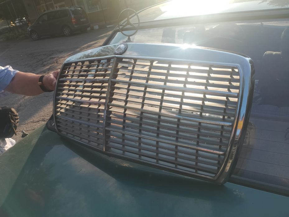 Предна решетка за Mercedes Benz 123