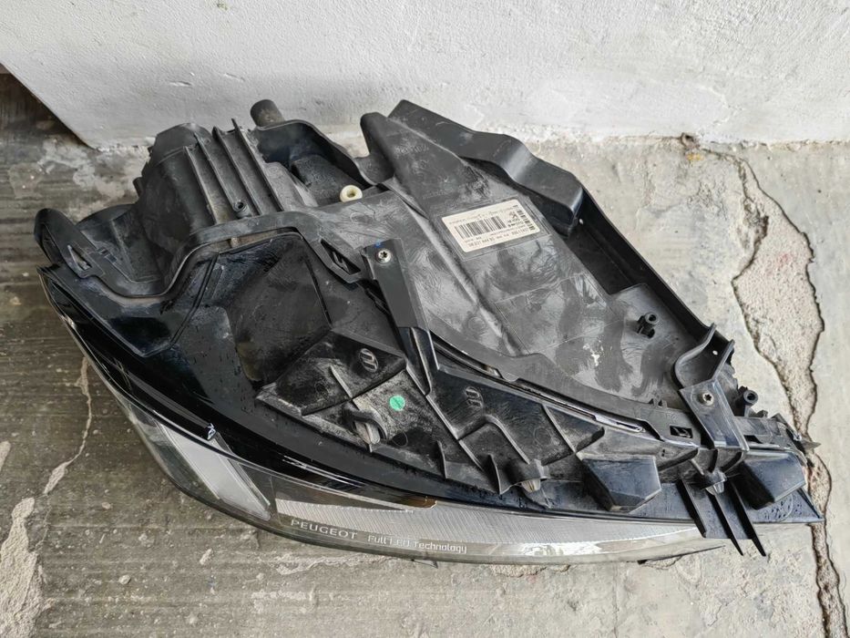 Фар Peugeot 508 LED десен / Фар Пежо 508 Оригинален