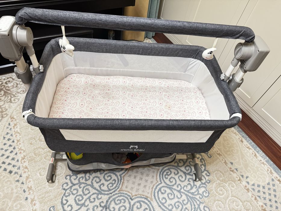 Манеж- кровать, прикроватная